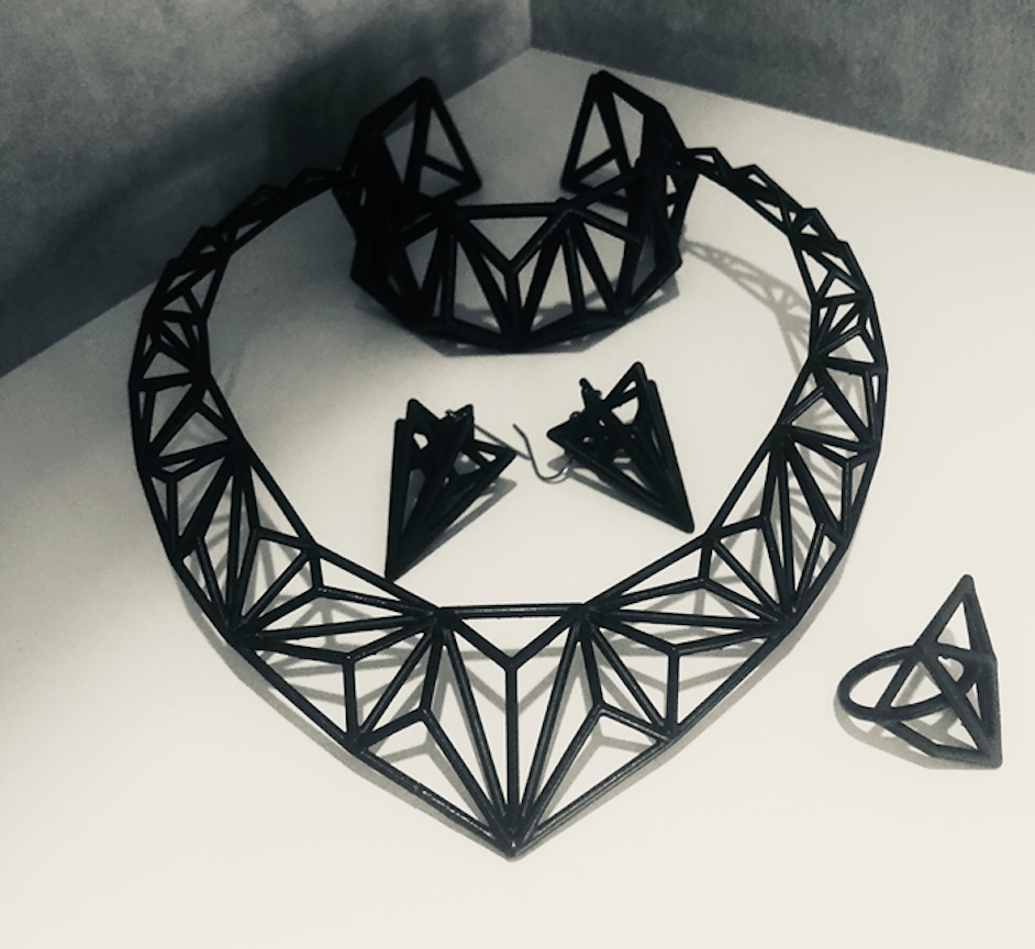 The Kite Necklace